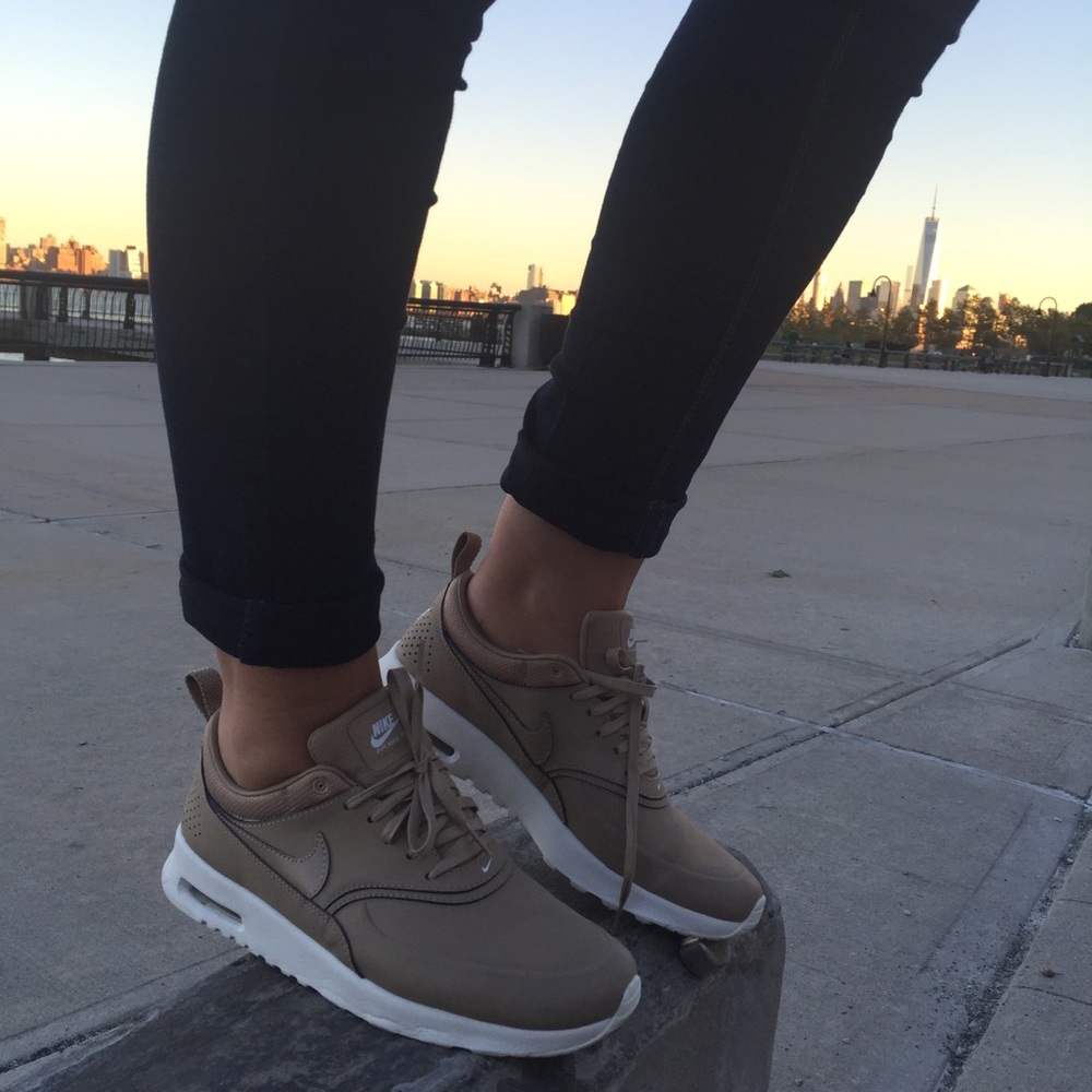 Tan Nike Air Max Thea- Size 8